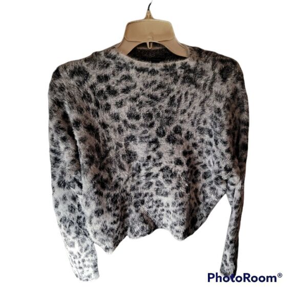 Ann Taylor Extra Small Soft Fuzzy Leopard Print Sweater - Picture 2 of 7